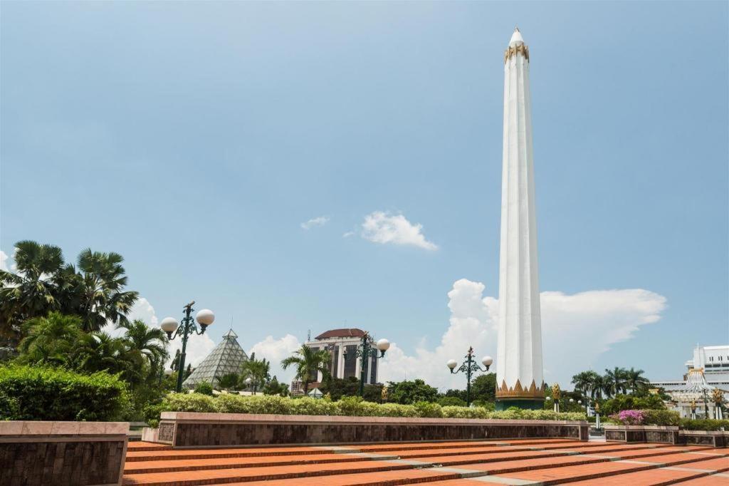 Graha Teras Syariah Hotel Surabaya Bagian luar foto
